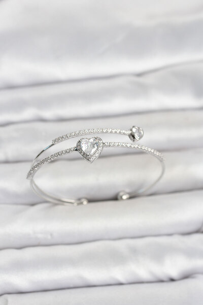Hobibahçem Brass Silver Color Heart Model Zircon Stone Women's Bracelet