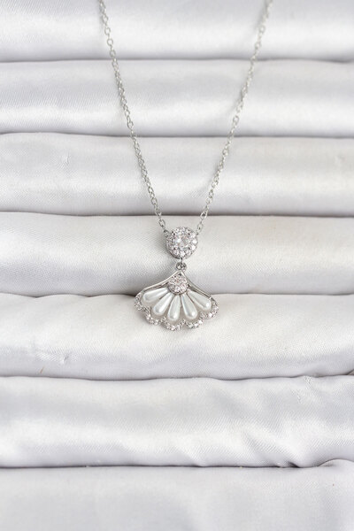 callerrons accessories قلادة نسائية على شكل مروحة باللون الفضي - EBJ260612W43940