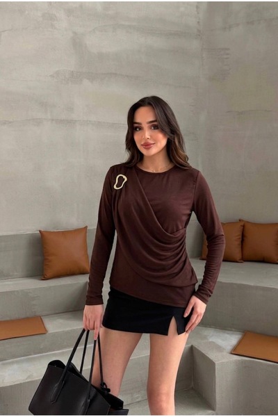ELAY Fashion Kadın Kahverengi Drapeli Metal Aksesuar Detaylı Bluz