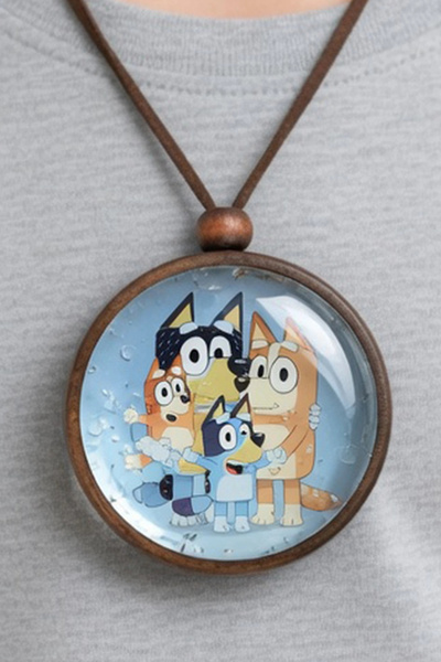 Meine Liebe Unterwäsche Maun Ahşap Bluey Kolye - 35mm El Yapımı Ayarlanabilir