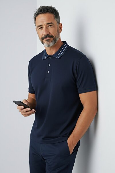 Yaka Detaylı T-Shirt
