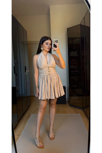 Benna Boyundan bağlamalı mini elbise