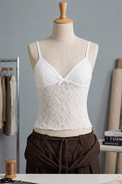 World Fashion Trends Flexible Lace Crop Top Bluz with Chest Lining