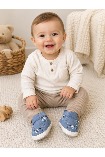 Des Biens Baby Booties First Step Shoes