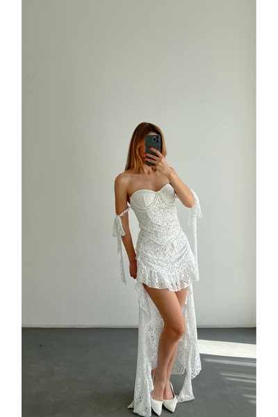 Friday Mood Pearl Detailed Corset Bustier & Lace Detailed Skirt Set