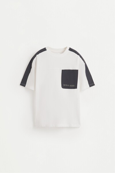 Sports t-shirt with pockets