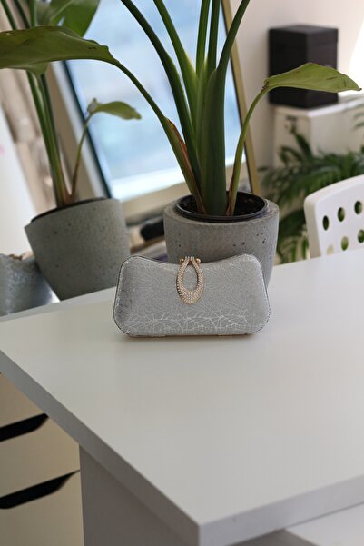 Moom Bag Kadın Silver Desenli Kilit Detaylı Zincirli Kasalı Abiye Çantası