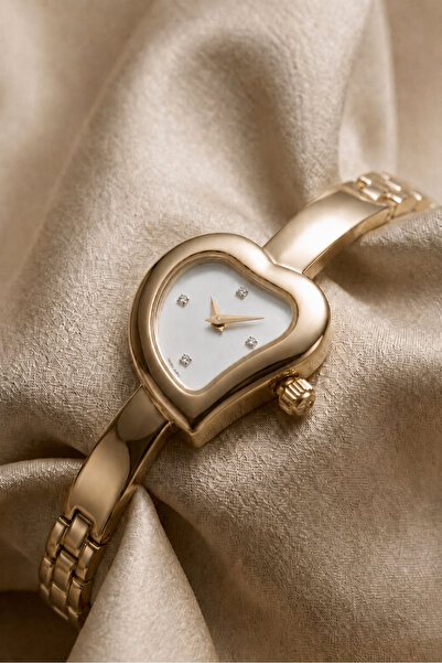 GANYMET Loves Women's Gold Heart Case Wristwatch with White Dial Stone Indexe...