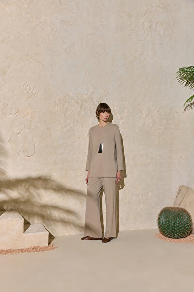 Aker Vizon Comfortable Form Two-Piece Set