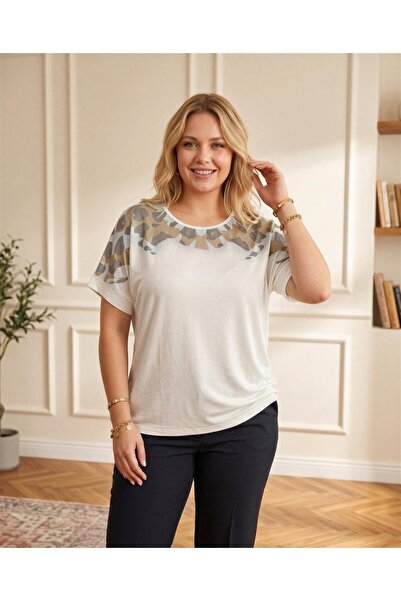 EMZAGİYİM Blouse with Leopard Stones on the Shoulders and Front