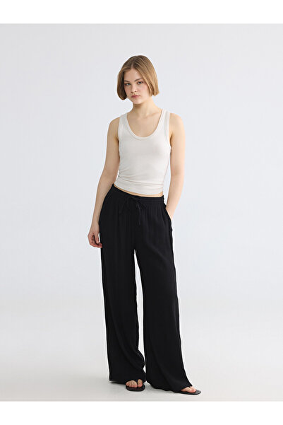 LC Waikiki Pantaloni de damă texturati cu talie elastică