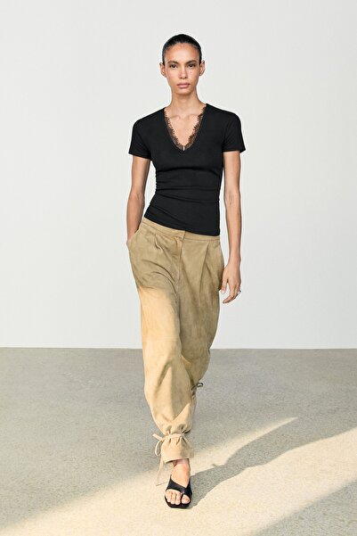 Massimo Dutti Dantel detaylı V yaka t-shirt