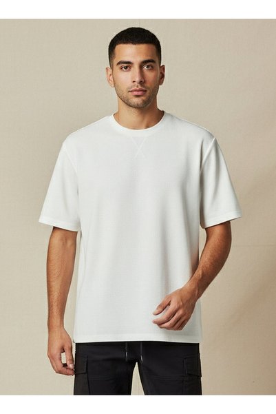 FAV Men Relaxed Fit Crew Neck Short Sleeves Textured T-shirt