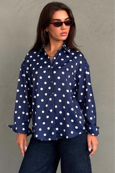 Madmext Cămașă de damă din satin cu buline bleumarin MG2869