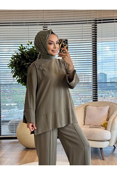 ALANURMODA 14493 بدلة بتفاصيل تنورة وأكمام باللون الكاكي