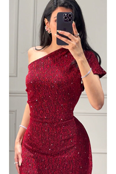 it's Mine One-Shoulder Shiny Red Evening Dress with a Tailored Fit