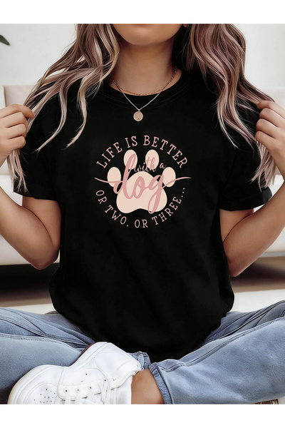 Astogria13 تي شيرت بطباعة جرافيكية "LIFE IS BETTER with a Dog TWO OR THREE" ب...