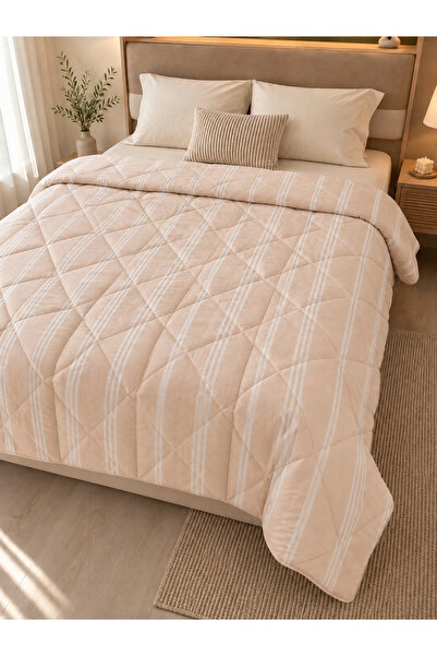 Nilyso Home Double Striped Microfiber Quilt 195X215 cm – Lightweight, Soft Te...