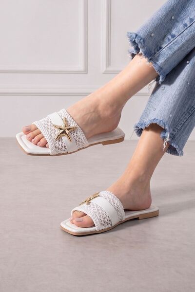FUGA MODA Tropea White Knitwear Women's Slippers with Gold Starfish Accessories