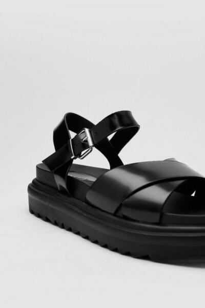 NO BRAND SANDALE CU PLATFORMĂ NASTY GAL 40 NEGRE CU BRETELE DIN PIELE ECOLOGICĂ