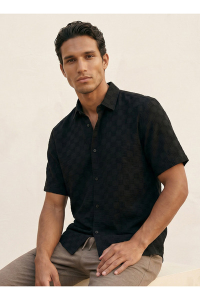 Iconic Regular Fit Spread Collar Jacquard Short Sleeves Shirt
