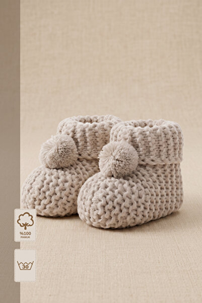 Minory Baby - Baby Booties with Pom-Pom Detail