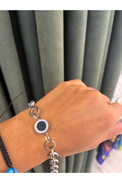 gozdeasutayaccessory سوار بتفاصيل سلسلة فضية اللون