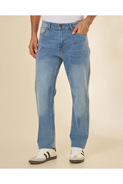 REDTAG Men Blue Skater Fit Jeans With Knee Darts