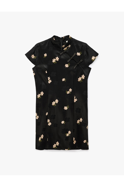Koton Slim Fit Süs Düğmeli Kap Kol Mandarin Yaka Çiçekli Saten Qipao Mini Elbise