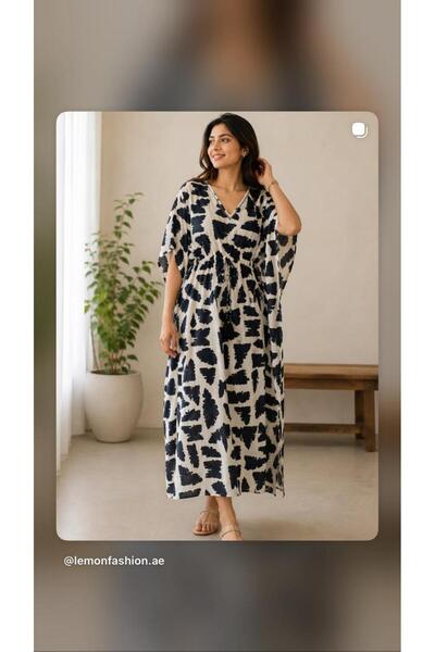 Generic Black and white kaftan