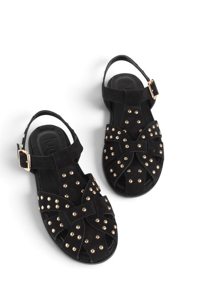 luuq shoes صندل نسائي من الجلد الطبيعي من MELORA مرصع بالمسامير