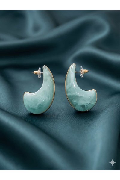 Lama Store Minimalist Crescent Earrings - Pastel Water Green Acrylic Design