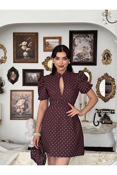 Moda Days Rochie mini maro pentru femei, cu buline, guler înalt, decolteu la ...