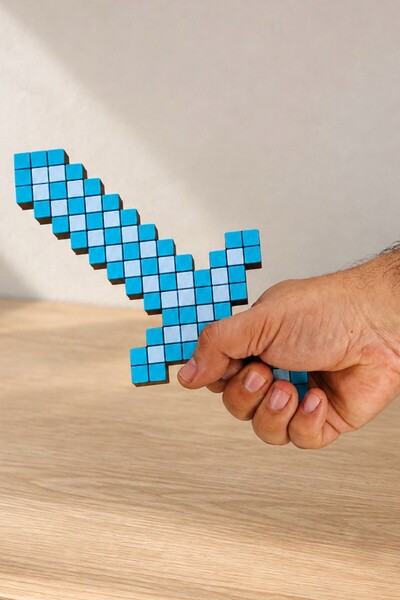 Hunga Minecraft Elmas Kılıç Oyuncak Figür | Koleksiyon Ürünü | 22 Cm