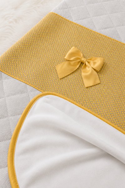 Babyhola بطانية للفتيات الصغيرات بتفاصيل شريطية 0.5 TOG مبطنة 13521