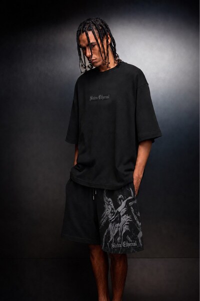 Slatra Men's Black Ethereal Embroidered Above-Knee Shorts