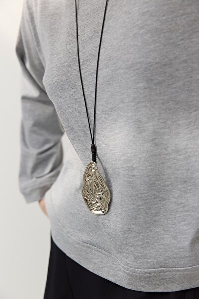KADRİYE BAŞTÜRK Abstract Shaped Metal Necklace Silver