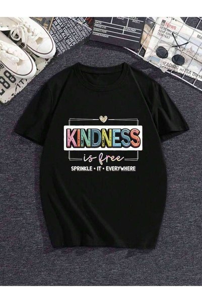 29CUN تي شيرت نسائي صيفي عصري بطباعة ملونة بعبارة 'KINDNESS' وتصميم شعار 'SPR...