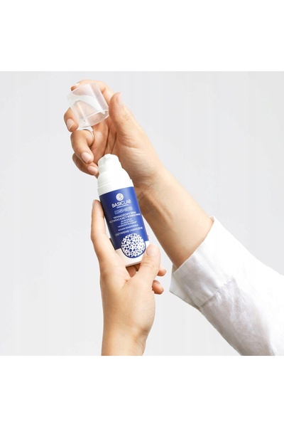 NO BRAND Basiclab Cremă Reechilibrantă cu Trehaloză 3% Xylitol, 2% Inozitol