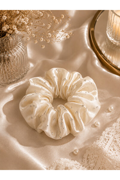 Eloré Pearl Glow Satin Scrunchie