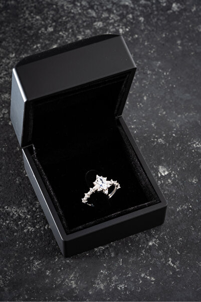 Silvano Jewelry 925 Ayar Gümüş Işıklı Kutuda Mekik Taşlı Pırlanta Model Sevgi...