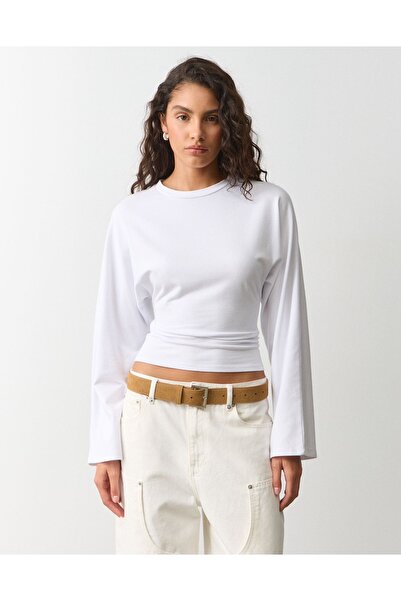 Les Séduisantes c.a. Diving Fabric Waist-Fitted Crew Neck Blouse