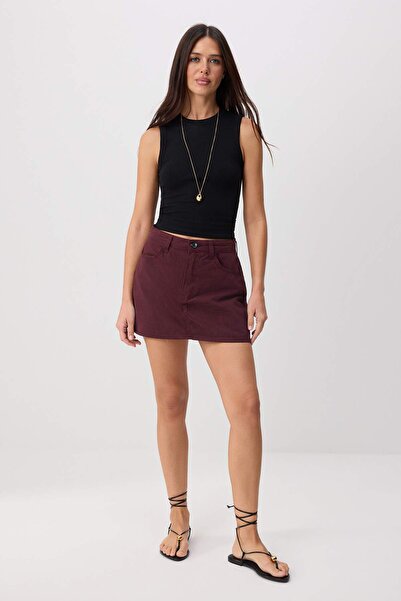 Trendyol Kollektion Burgunderroter Minirock mit Shorts innen und weichen, dic...