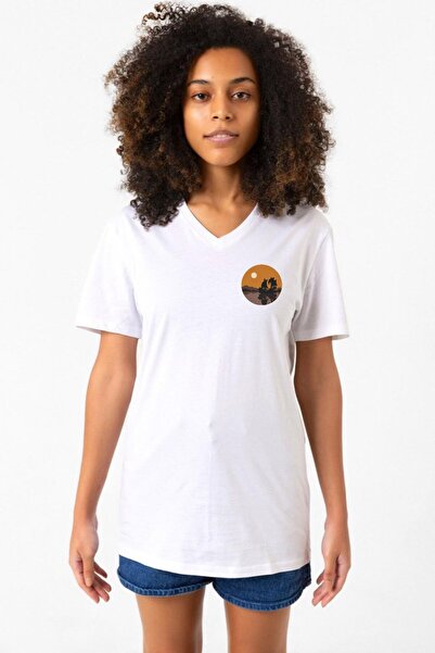 Tshirthane تي شيرت نسائي أبيض برقبة على شكل حرف V من One Piece Anime Thousand...