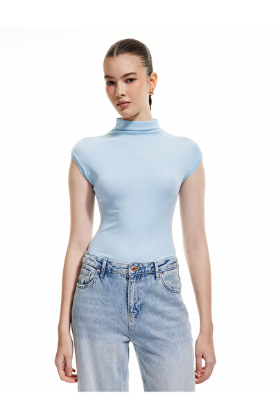 Koton Viskon Dik Yaka Kolsuz Slim Fit Body