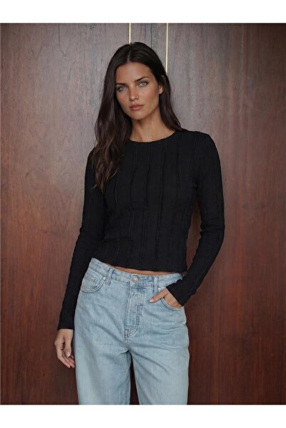 WeShaya Black Textured Knitted Stretch Fabric Crew Neck Long Sleeve Slim Fit ...