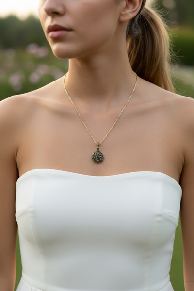 FUYA JEWELLERY Taşlı Çiçek Motif Kolye
