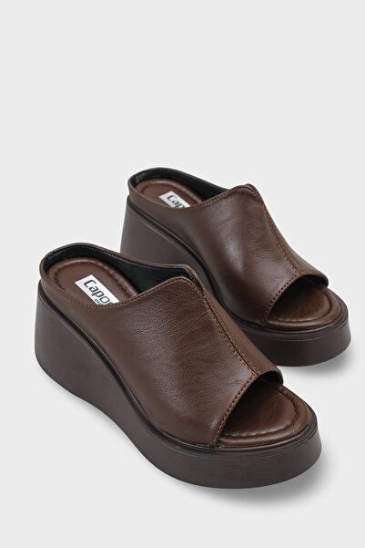 Capone Outfitters Γυναικείες παντόφλες με τακούνι Shandee