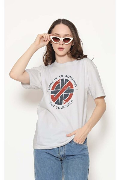 buzagi tasarım ürünleri Crass Regular Fit Unisex White T-Shirt