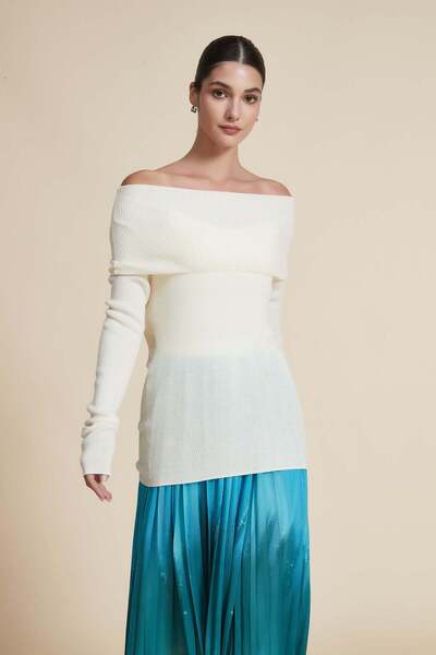 Yola Solid Off-Shoulder Long-Sleeve Top